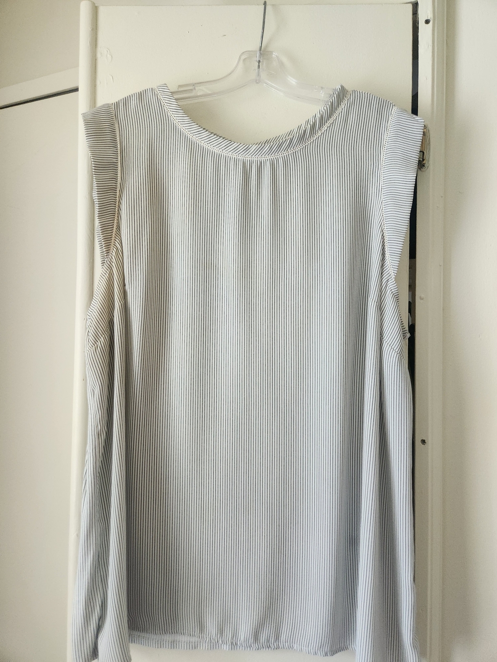 Ann Taylor LOFT Plus White Sleeveless Pinstripe Top